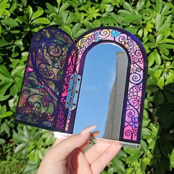 The mirror of the mysterious door opens and closes - Image 4
